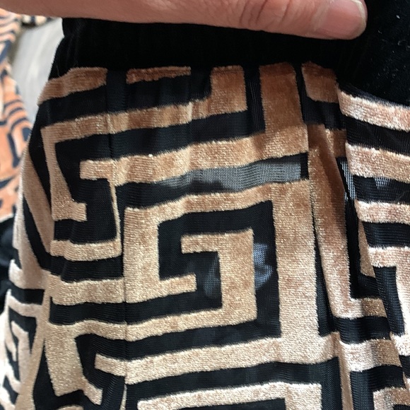 Two pc set - Picture 3 of 3